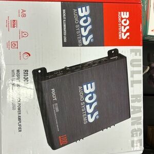 BOSS Audio Systems R1100M Riot Series Car Audio Subwoofer Amplifier -